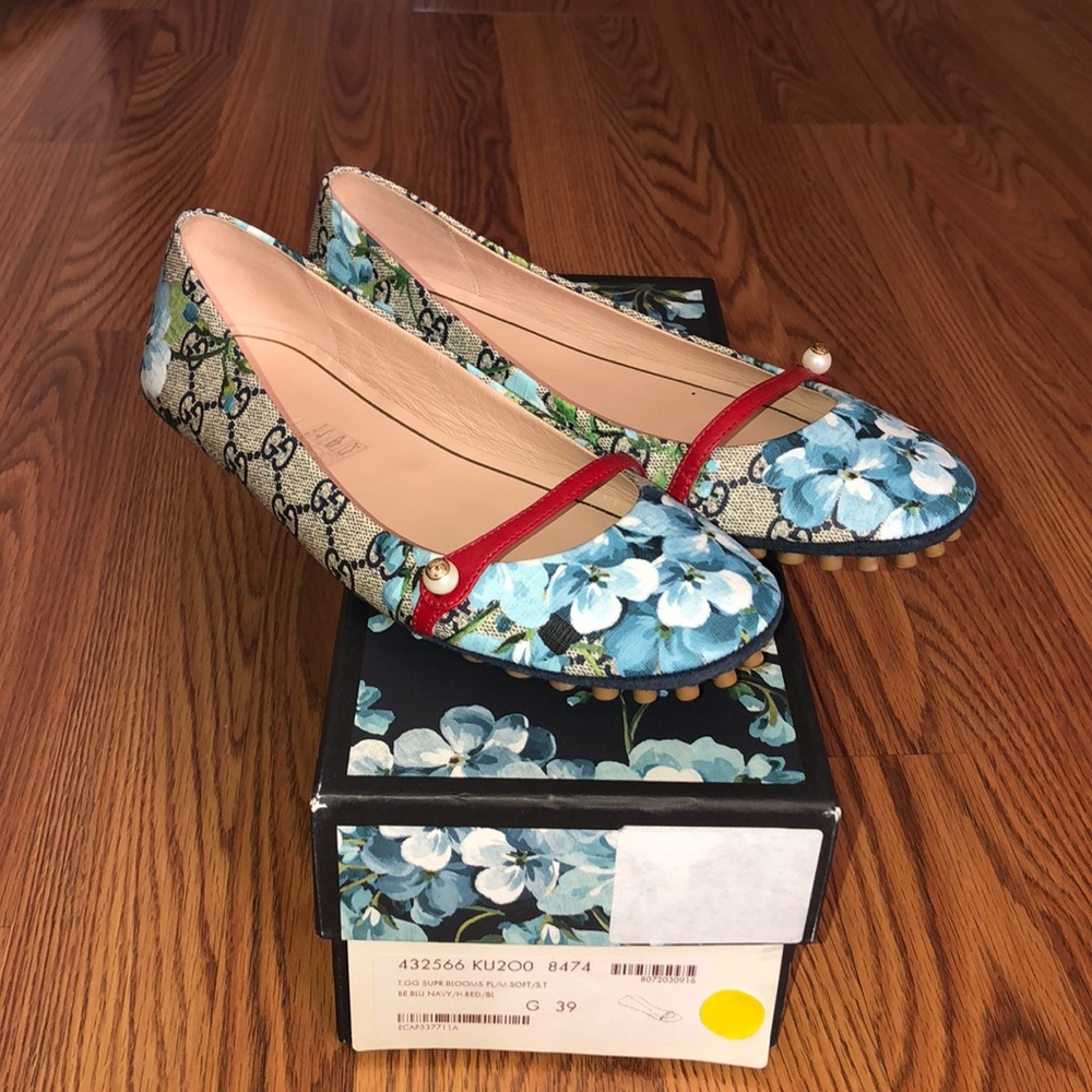 Gucci flats